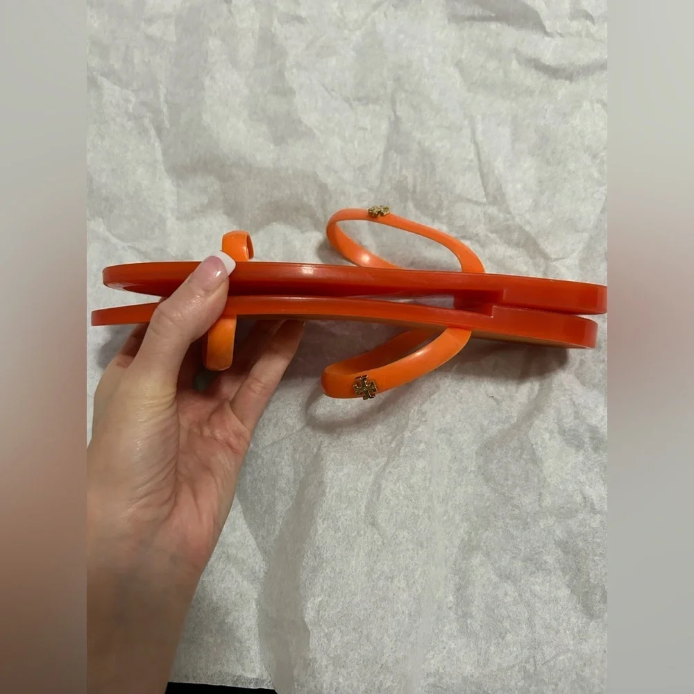 Tory Burch  Women's orange jelly sandals - Picture 9 of 10